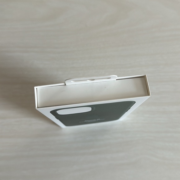 iPhone 15 FineWoven Case with MagSafe - Evergreen - Picture 9 of 10